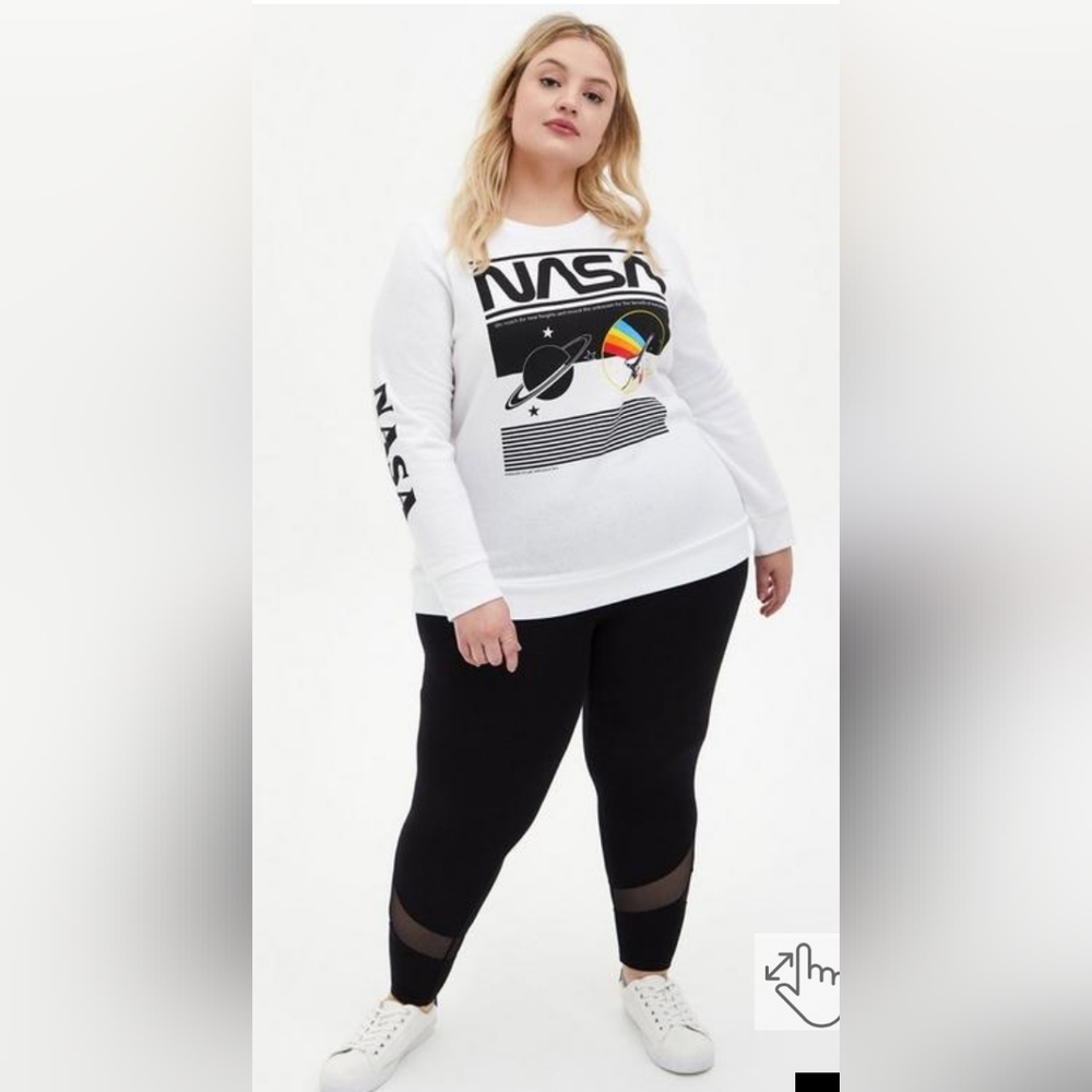 Torrid NASA sweatshirt NWT size 1 (14/16W)